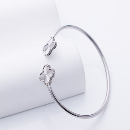 Stainless steel plated 18-karat gold four-leaf clover semi-closed loop bracelet